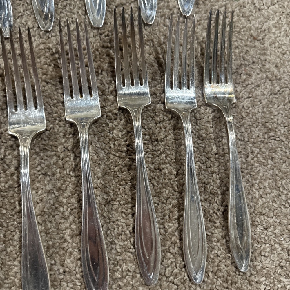 1847 Rogers Bros Silhouette Flatware Silverware Fork Spoon Soup Service For 8 - Picture 7 of 9